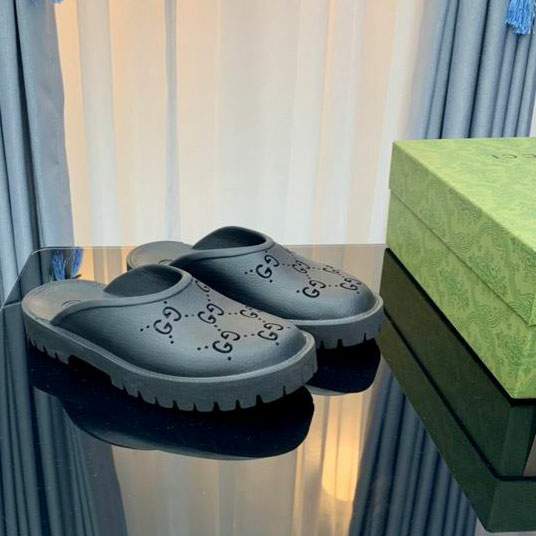 Picture of Gucci Shoes _SKUGGslip-onsandalsz35-4501016299